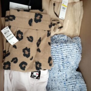 LADIES APPAREL SMALL LOT, SHELF PULLS, 5519923, 35 units, PA image 1