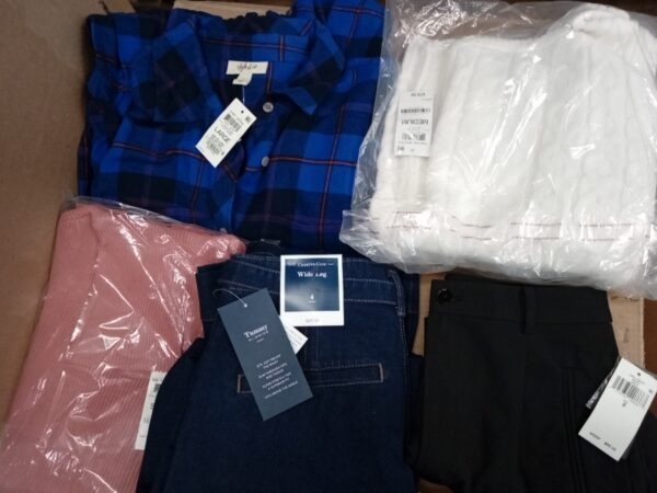 LADIES APPAREL SMALL LOT, SHELF PULLS, 5519958, 34 units, PA image 1
