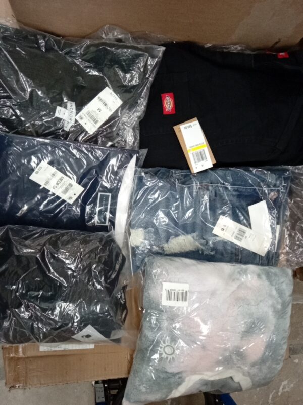 LADIES APPAREL SMALL LOT, SHELF PULLS, 5519972, 42 units, PA image 1