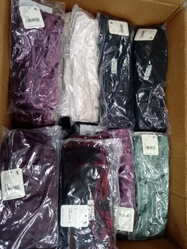 LADIES INTIMATE SMALL LOT, SHELF PULLS, 5520357, 93 units, PA image 2