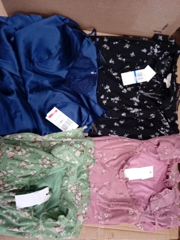 LADIES DRESSES AND FORMAL SMALL, SHELF PULLS, 5520573, 8 units, PA image 2