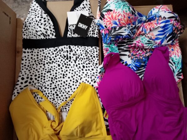LADIES SWIMWEAR SMALL LOT, SHELF PULLS, 5520637, 36 units, PA image 1