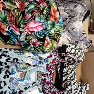 LADIES SWIMWEAR SMALL LOT, SHELF PULLS, 5520654, 57 units, PA image 3