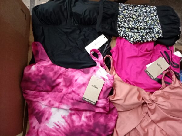 LADIES SWIMWEAR SMALL LOT, SHELF PULLS, 5520670, 44 units, PA image 2