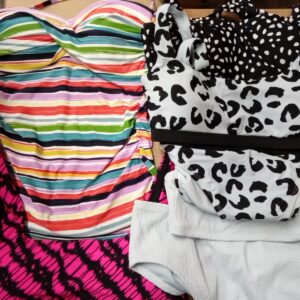 LADIES SWIMWEAR SMALL LOT, SHELF PULLS, 5520672, 49 units, PA image 2