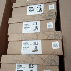 LADIES SHOES SMALL LOT, SHELF PULLS, 5521064, 18 units, PA image 1