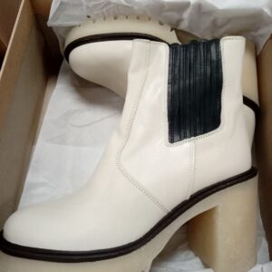LADIES SHOES SMALL LOT, SHELF PULLS, 5521065, 24 units, PA image 4