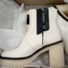 LADIES SHOES SMALL LOT, SHELF PULLS, 5521082, 18 units, PA image 4