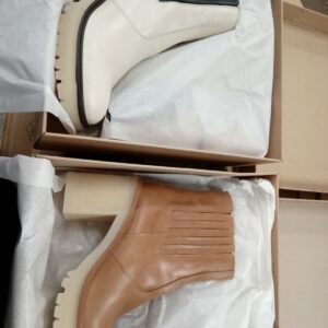 LADIES SHOES SMALL LOT, SHELF PULLS, 5521115, 24 units, PA image 1