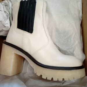 LADIES SHOES SMALL LOT, SHELF PULLS, 5521295, 15 units, PA image 4