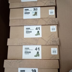LADIES SHOES SMALL LOT, SHELF PULLS, 5521297, 15 units, PA image 1
