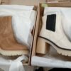 LADIES SHOES SMALL LOT, SHELF PULLS, 5521346, 24 units, PA image 4