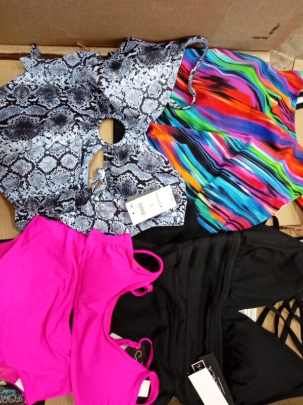 LADIES SWIMWEAR SMALL LOT, SHELF PULLS, 5520618, 51 units, PA image 1