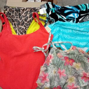 LADIES SWIMWEAR SMALL LOT, SHELF PULLS, 5520618, 51 units, PA image 4