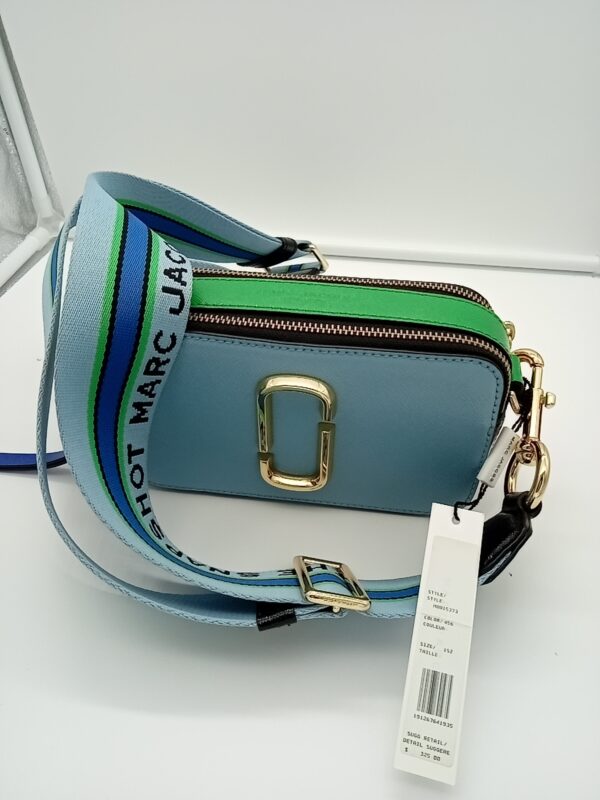 HANDBAGS AND WALLETS SMALL LOT, SHELF PULLS, 5521762, 5 units, PA image 1