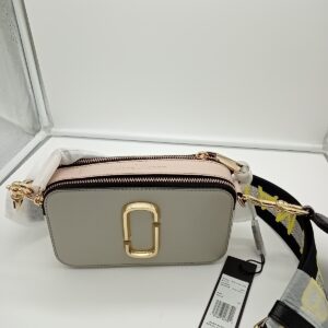 HANDBAGS AND WALLETS SMALL LOT, SHELF PULLS, 5521763, 5 units, PA image 5