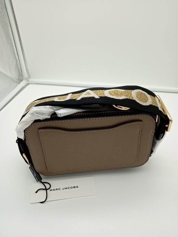 HANDBAGS AND WALLETS SMALL LOT, SHELF PULLS, 5521763, 5 units, PA image 10