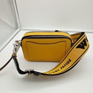 HANDBAGS AND WALLETS SMALL LOT, SHELF PULLS, 5521763, 5 units, PA image 2