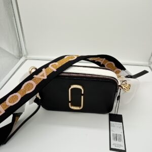 HANDBAGS AND WALLETS SMALL LOT, SHELF PULLS, 5521763, 5 units, PA image 7