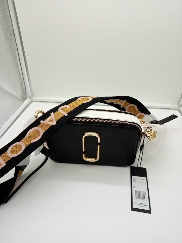 HANDBAGS AND WALLETS SMALL LOT, SHELF PULLS, 5521763, 5 units, PA image 7