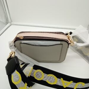 HANDBAGS AND WALLETS SMALL LOT, SHELF PULLS, 5521763, 5 units, PA image 6