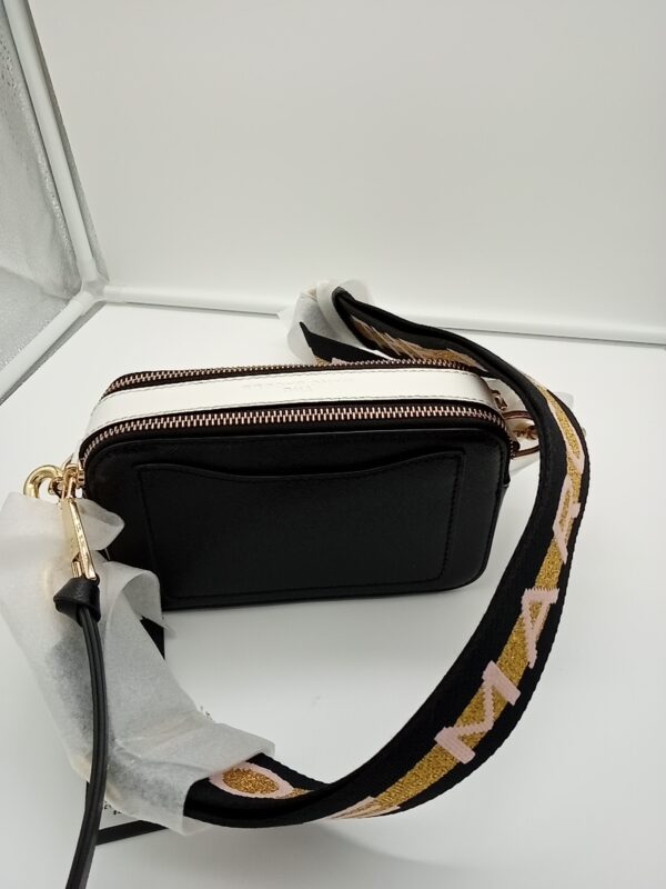 HANDBAGS AND WALLETS SMALL LOT, SHELF PULLS, 5521763, 5 units, PA image 8