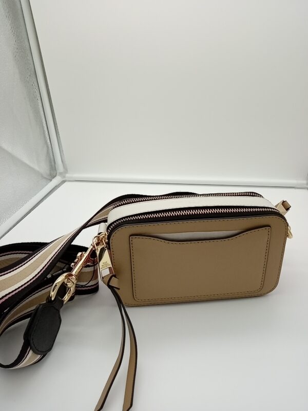 HANDBAGS AND WALLETS SMALL LOT, SHELF PULLS, 5521764, 5 units, PA image 2