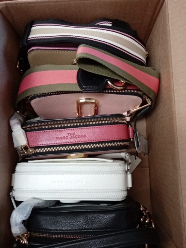 HANDBAGS AND WALLETS SMALL LOT, SHELF PULLS, 5521764, 5 units, PA image 9