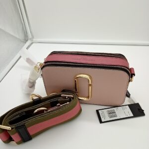 HANDBAGS AND WALLETS SMALL LOT, SHELF PULLS, 5521764, 5 units, PA image 3