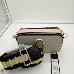 HANDBAGS AND WALLETS SMALL LOT, SHELF PULLS, 5521765, 5 units, PA image 5