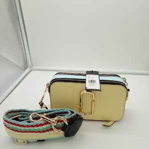 HANDBAGS AND WALLETS SMALL LOT, SHELF PULLS, 5521765, 5 units, PA image 1