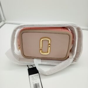 HANDBAGS AND WALLETS SMALL LOT, SHELF PULLS, 5521766, 5 units, PA image 1
