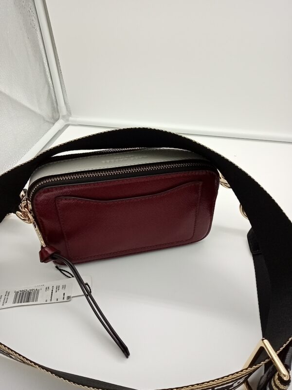 HANDBAGS AND WALLETS SMALL LOT, SHELF PULLS, 5521766, 5 units, PA image 7