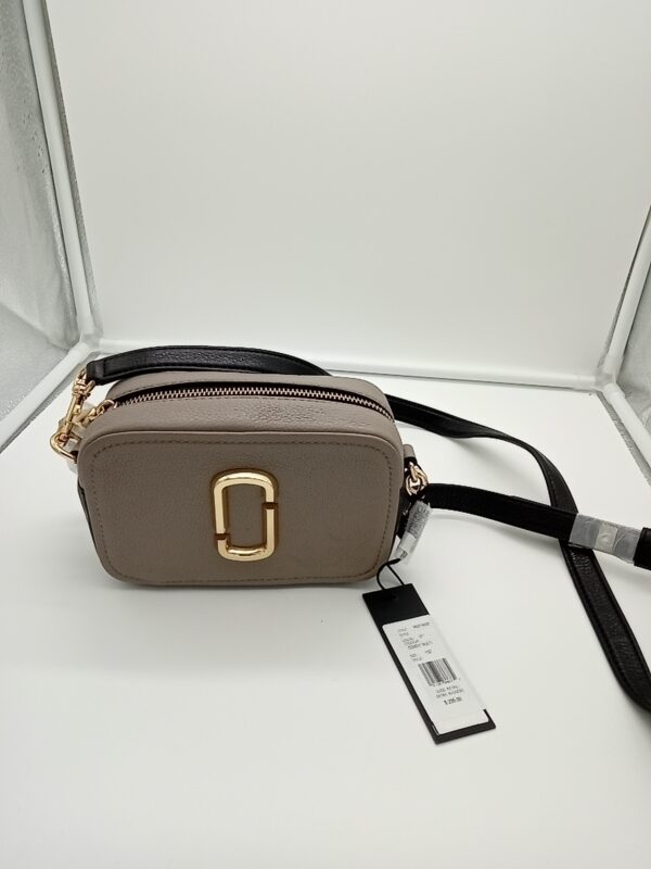 HANDBAGS AND WALLETS SMALL LOT, SHELF PULLS, 5521766, 5 units, PA image 5