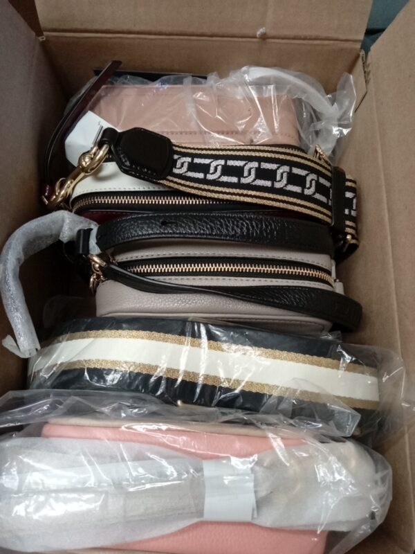 HANDBAGS AND WALLETS SMALL LOT, SHELF PULLS, 5521766, 5 units, PA image 8