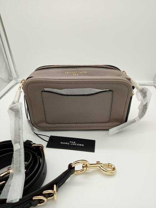 HANDBAGS AND WALLETS SMALL LOT, SHELF PULLS, 5521767, 5 units, PA image 2