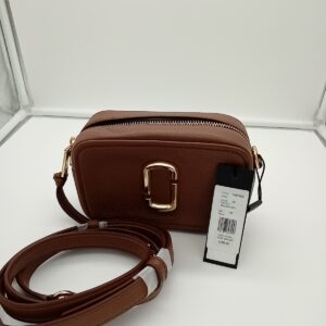 HANDBAGS AND WALLETS SMALL LOT, SHELF PULLS, 5521767, 5 units, PA image 5