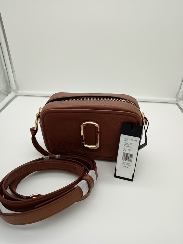 HANDBAGS AND WALLETS SMALL LOT, SHELF PULLS, 5521767, 5 units, PA image 5