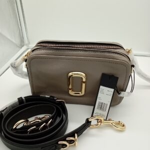 HANDBAGS AND WALLETS SMALL LOT, SHELF PULLS, 5521767, 5 units, PA image 1
