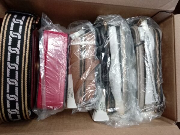 HANDBAGS AND WALLETS SMALL LOT, SHELF PULLS, 5521767, 5 units, PA image 11