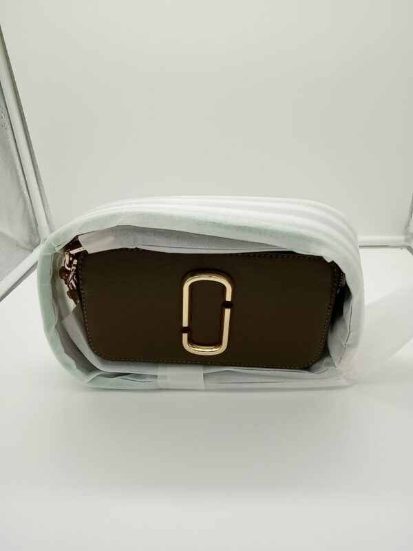 HANDBAGS AND WALLETS SMALL LOT, SHELF PULLS, 5521769, 5 units, PA image 4