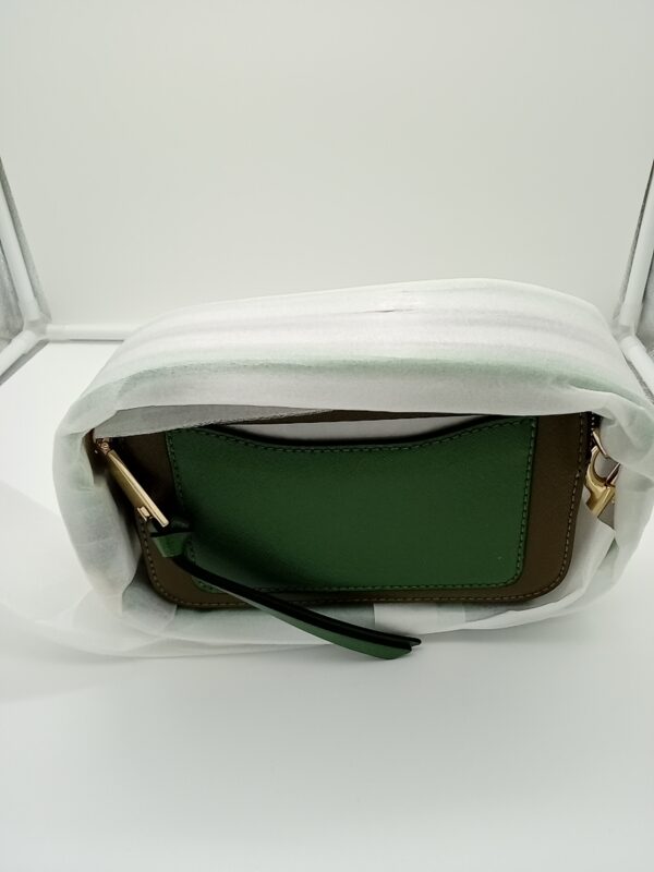 HANDBAGS AND WALLETS SMALL LOT, SHELF PULLS, 5521769, 5 units, PA image 5