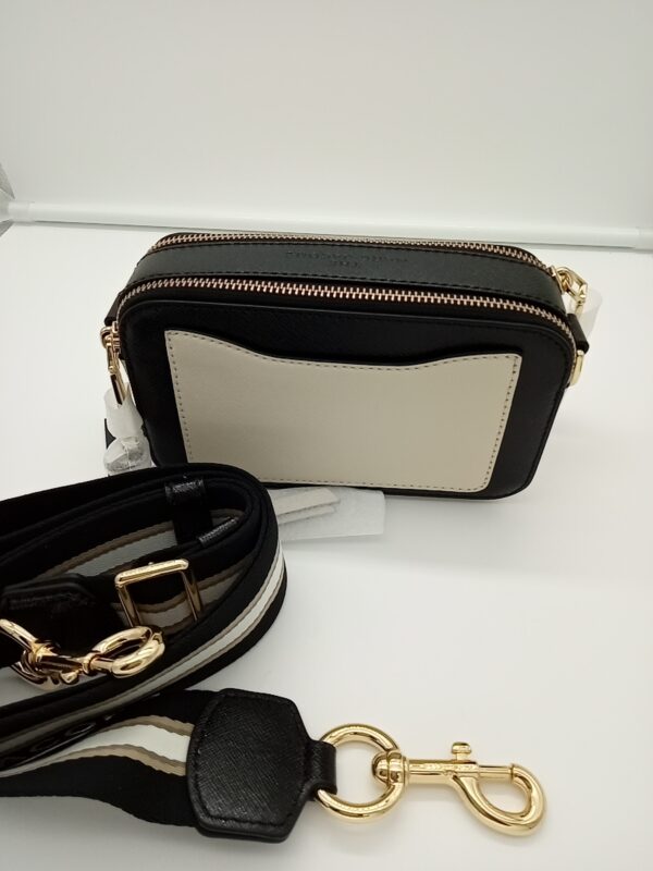 HANDBAGS AND WALLETS SMALL LOT, SHELF PULLS, 5521769, 5 units, PA image 7