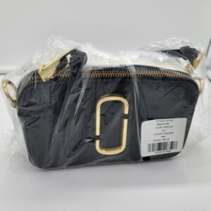 HANDBAGS AND WALLETS SMALL LOT, CUSTOMER RETURNS, 5521756, 5 units, PA image 1