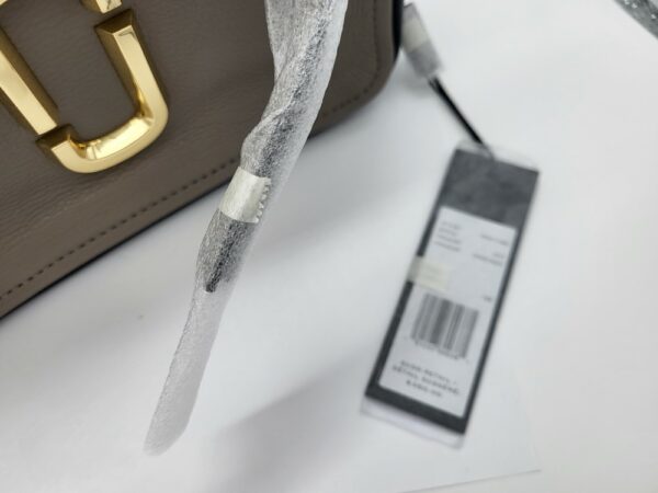 HANDBAGS AND WALLETS SMALL LOT, CUSTOMER RETURNS, 5521756, 5 units, PA image 8