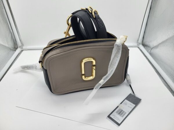 HANDBAGS AND WALLETS SMALL LOT, CUSTOMER RETURNS, 5521756, 5 units, PA image 7