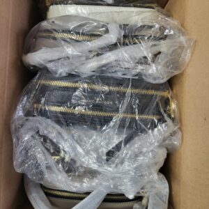 HANDBAGS AND WALLETS SMALL LOT, CUSTOMER RETURNS, 5521756, 5 units, PA image 16