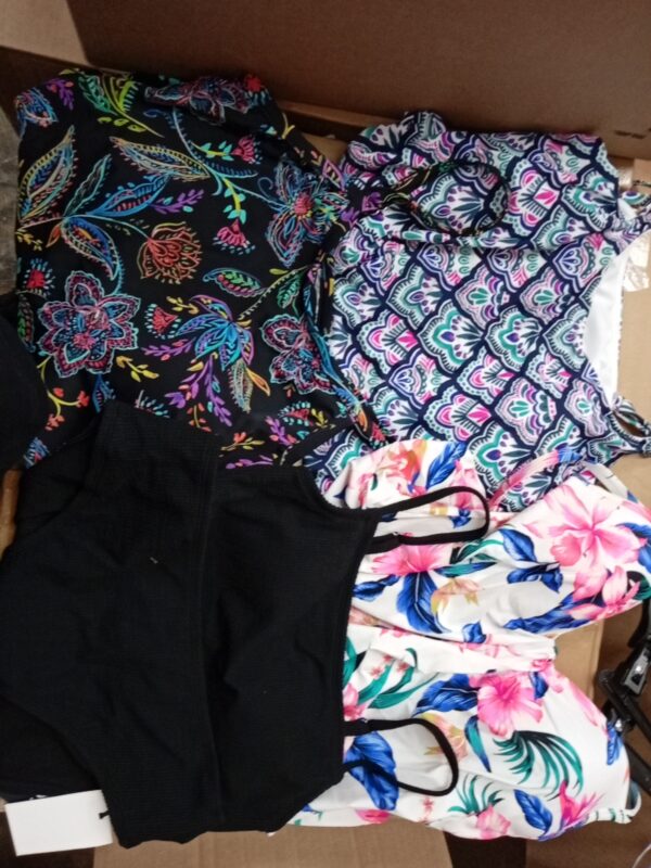 LADIES SWIMWEAR SMALL LOT, SHELF PULLS, 5520658, 53 units, PA image 3