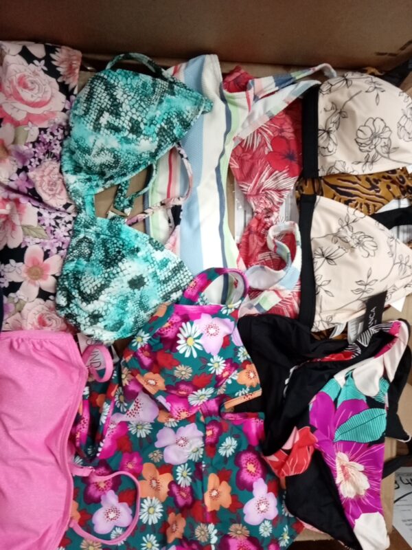 LADIES SWIMWEAR SMALL LOT, SHELF PULLS, 5520683, 71 units, PA image 5