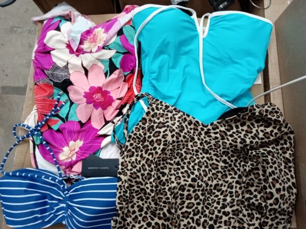LADIES SWIMWEAR SMALL LOT, SHELF PULLS, 5520693, 65 units, PA image 3